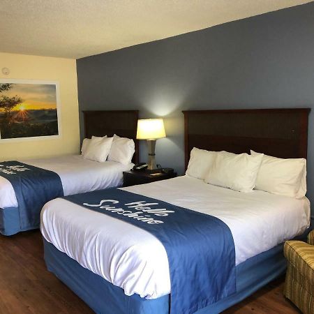 Days Inn By Wyndham King-Winston Salem Area Dış mekan fotoğraf